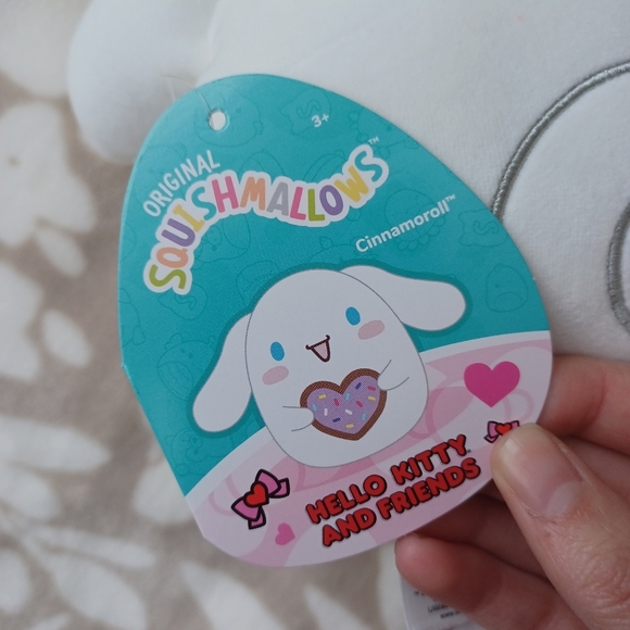 6.5" inch Cinnamon roll valentine squishmallow - Picture 3 of 4